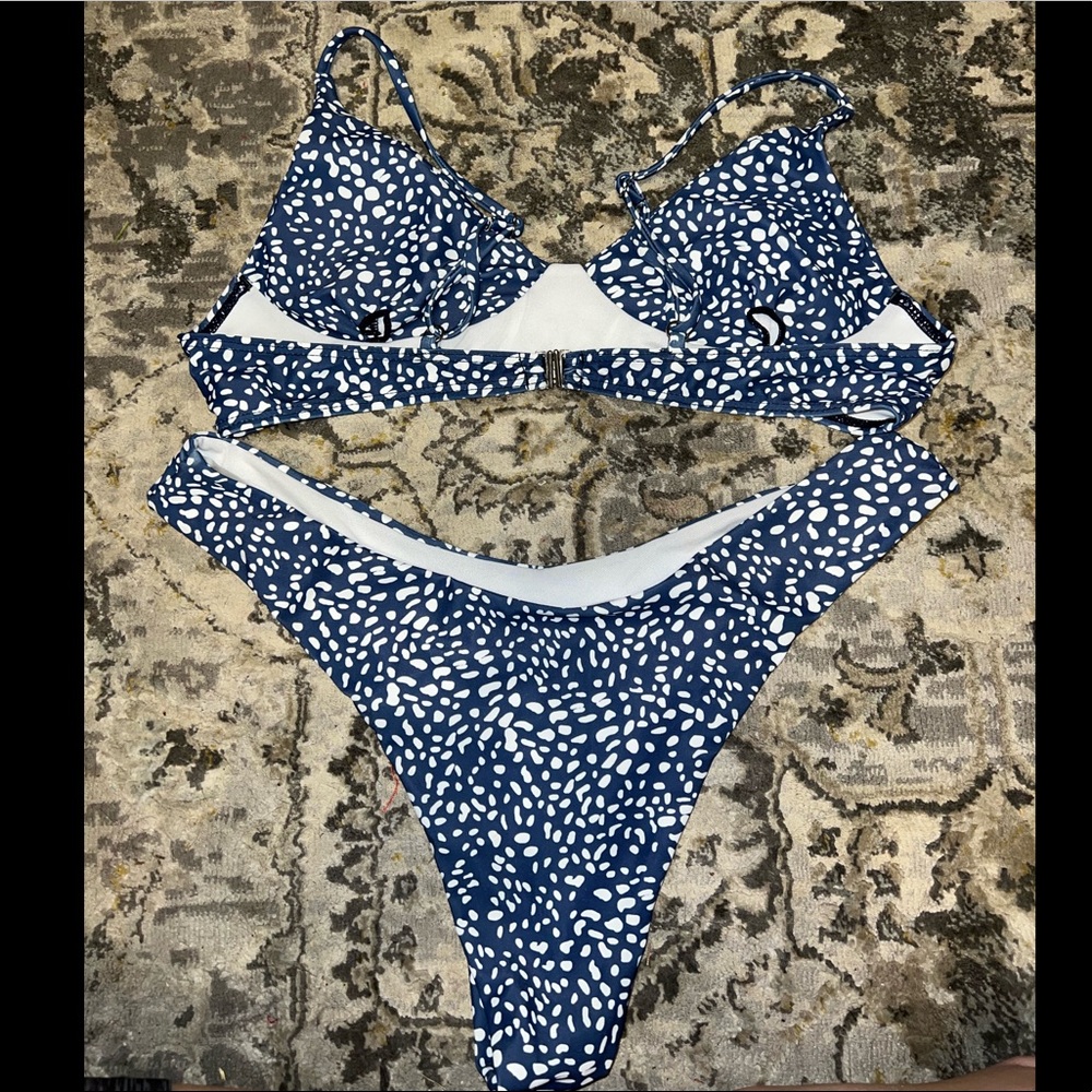 Shell/Polka Dot Pattern Shein Bikini - Picture 2 of 2